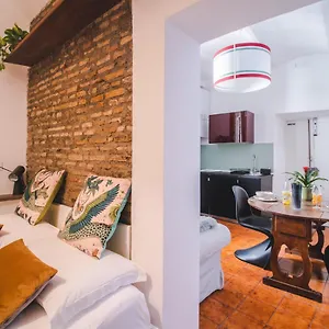  Apartment La Vetrina, The Renaissance Charme Of Piazza Navona Italy